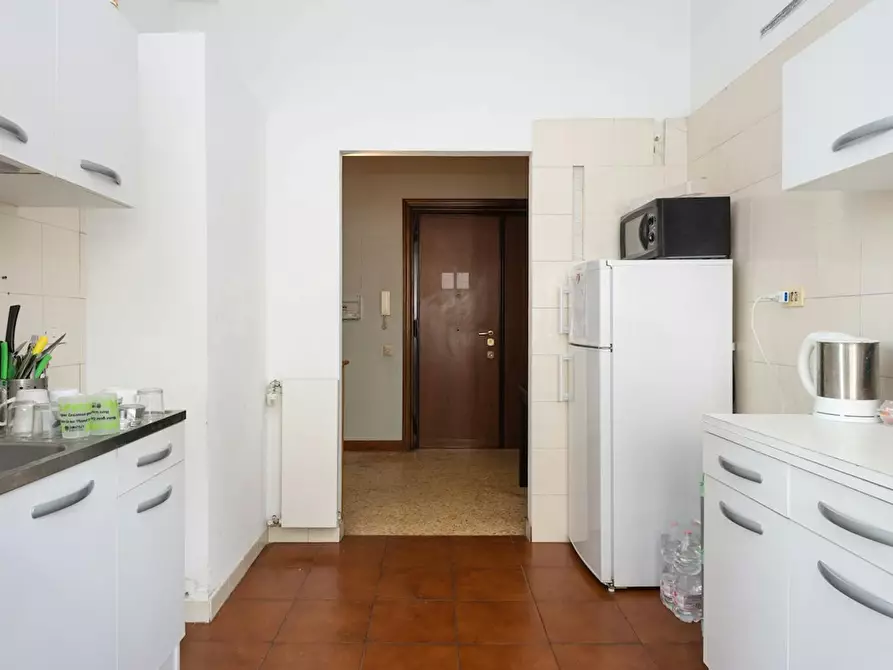 Immagine 6 di Camera in affitto  in Via Bisentina a Roma