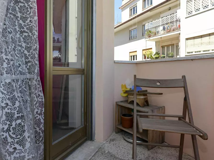 Immagine 4 di Camera in affitto  in Via Bisentina a Roma