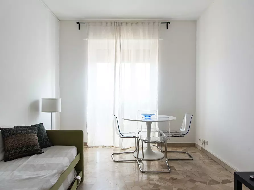Immagine 2 di Appartamento in affitto  in Via Alfonso Capecelatro a Milano