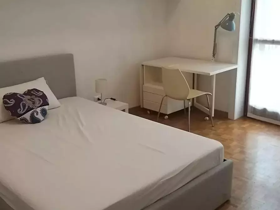 Immagine 2 di Camera in affitto  in Via Federico Tesio a Milano