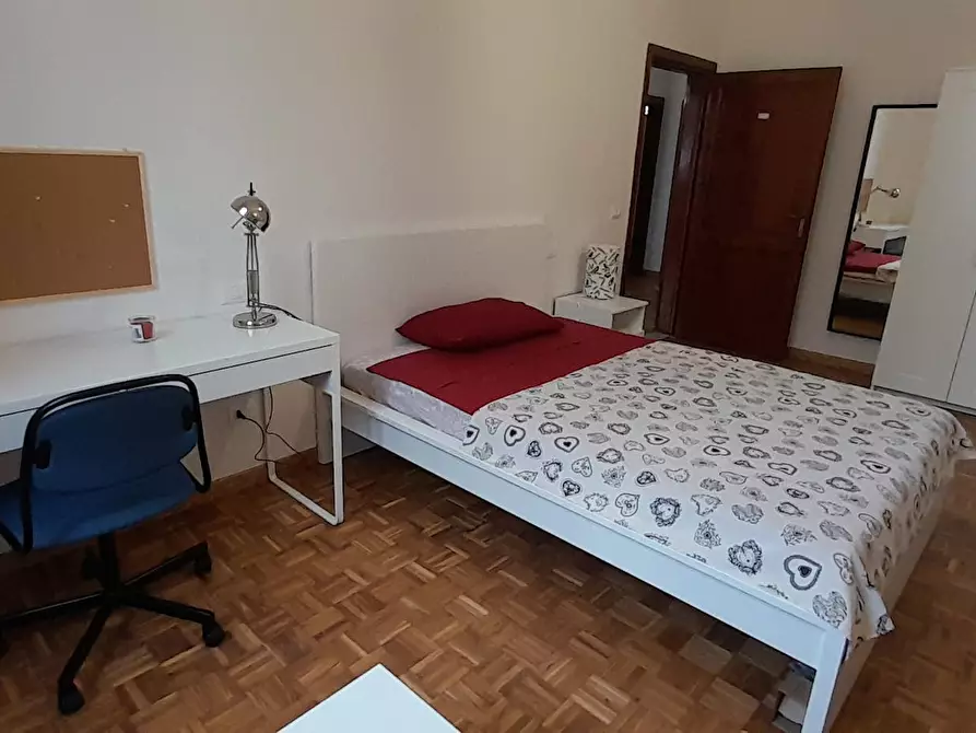 Immagine 3 di Camera in affitto  in Via Giambattista Lulli a Firenze