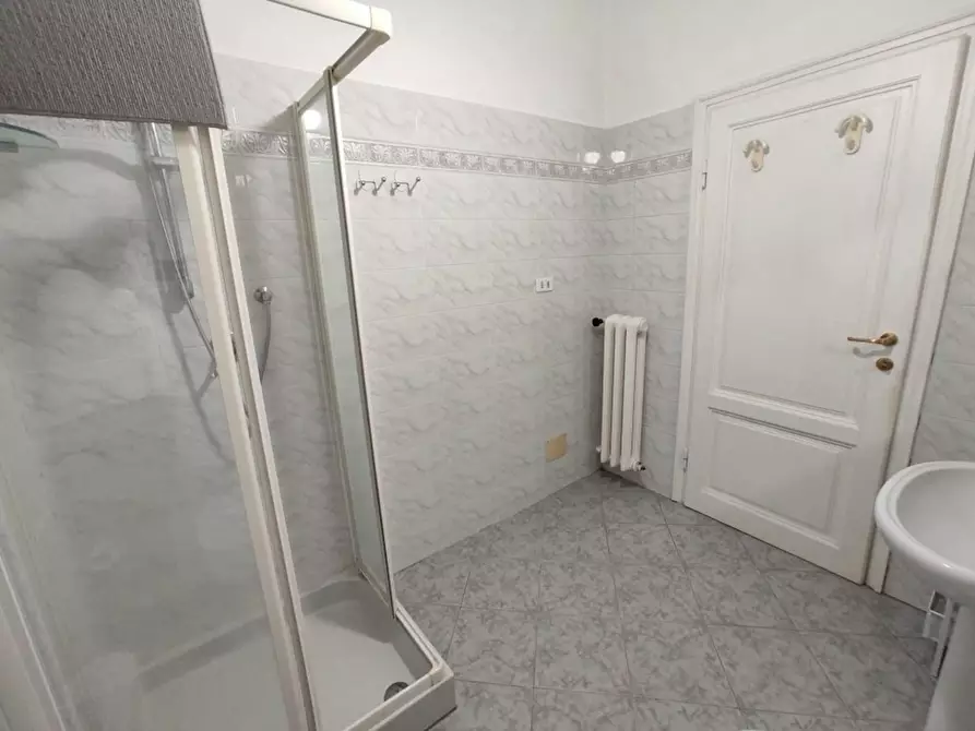 Immagine 8 di Camera condivisa in affitto  in Viale dei Mille a Firenze