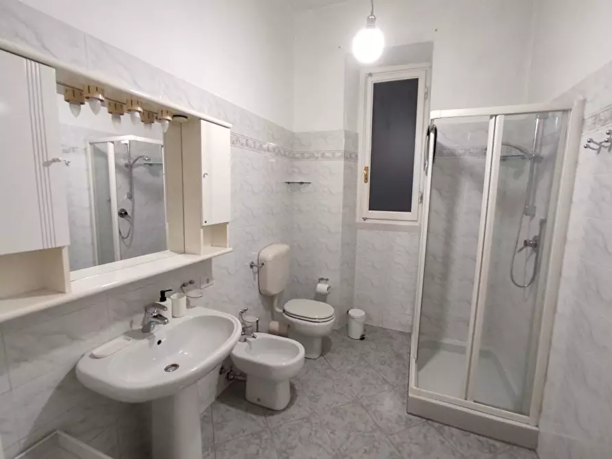 Immagine 6 di Camera in affitto  in Viale dei Mille a Firenze