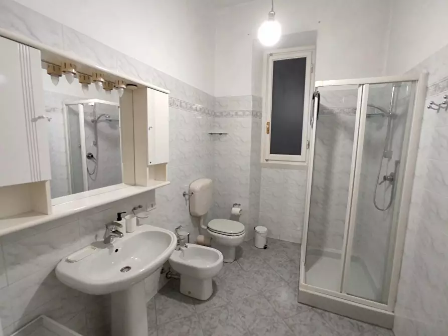 Immagine 6 di Camera condivisa in affitto  in Viale dei Mille a Firenze