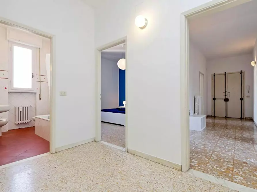 Immagine 8 di Camera in affitto  in Via Vincenzo Bellini a Firenze