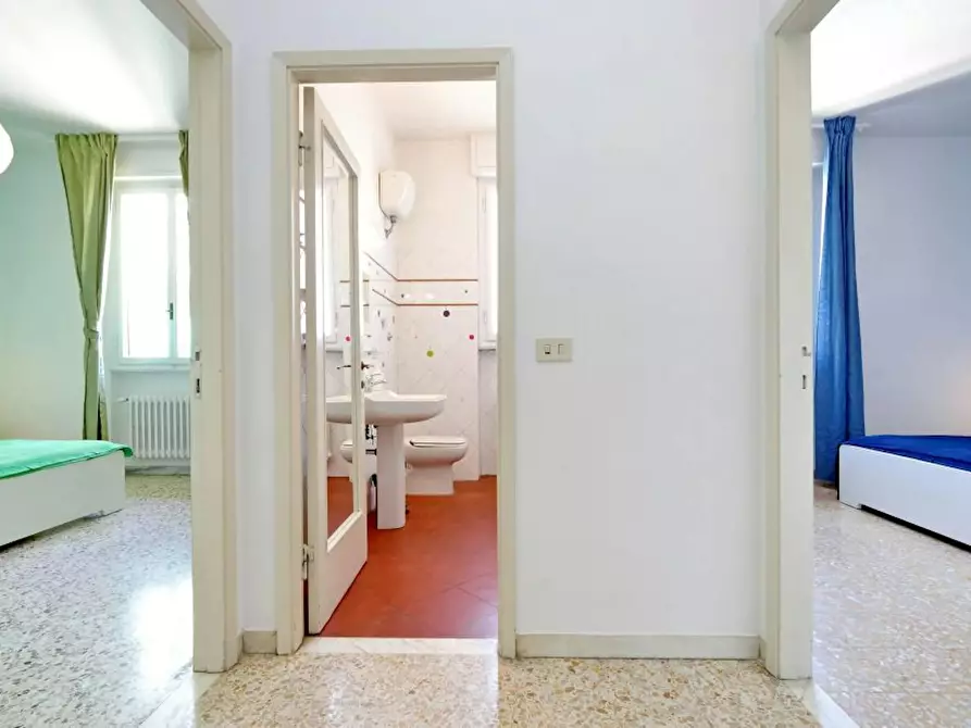 Immagine 5 di Camera in affitto  in Via Vincenzo Bellini a Firenze