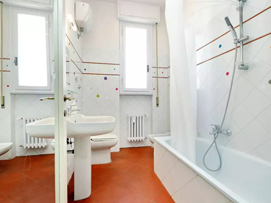 Immagine 9 di Camera in affitto  in Via Vincenzo Bellini a Firenze