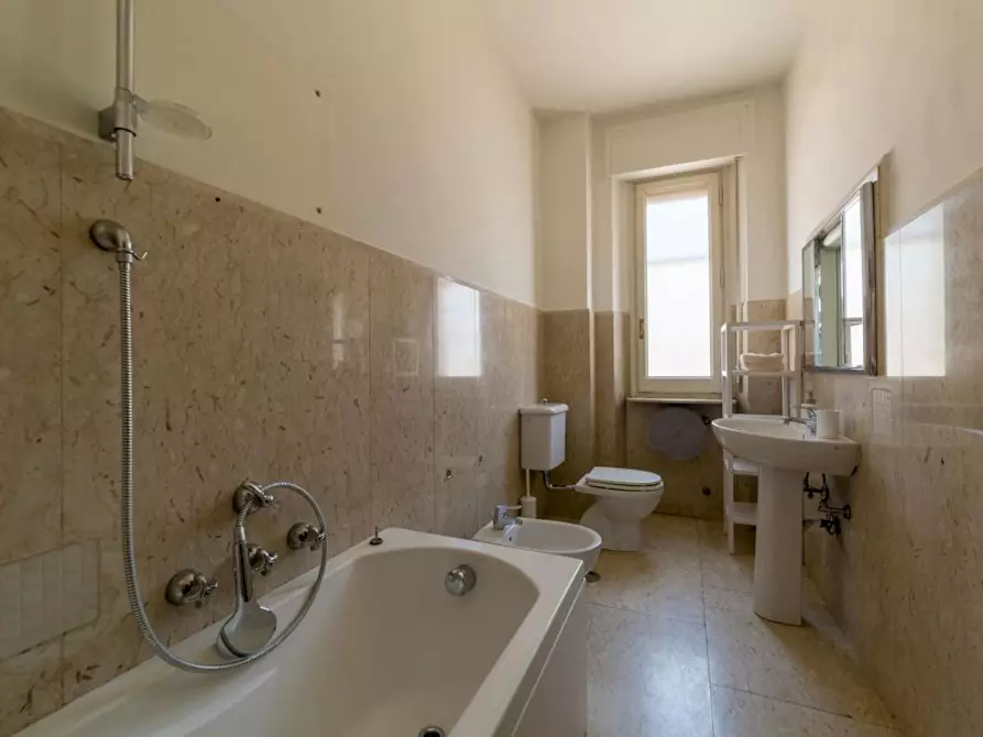 Immagine 10 di Camera in affitto  in Viale dei Mille a Firenze