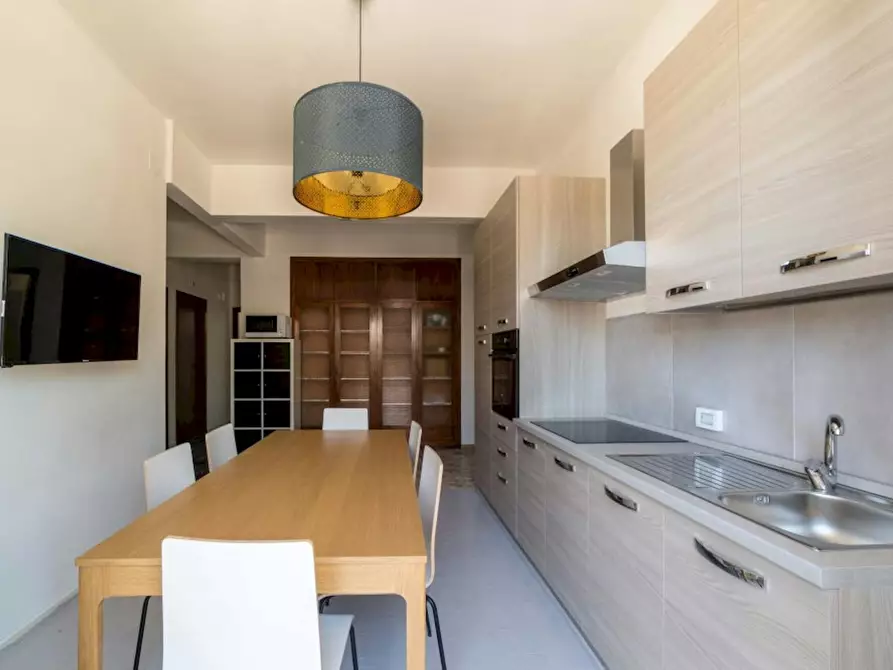 Immagine 2 di Camera condivisa in affitto  in Viale dei Mille a Firenze