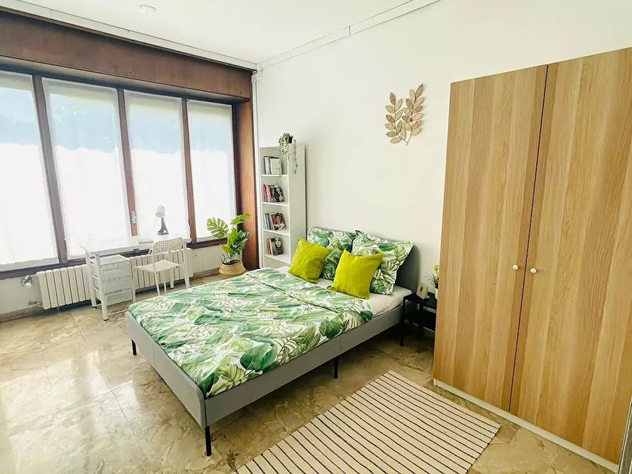 Immagine 1 di Camera in affitto  in Via Antonio Canova a Milano