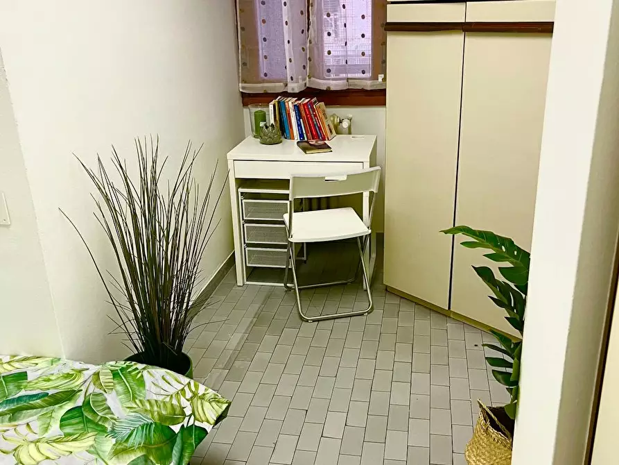 Immagine 3 di Camera in affitto  in Via Antonio Canova a Milano