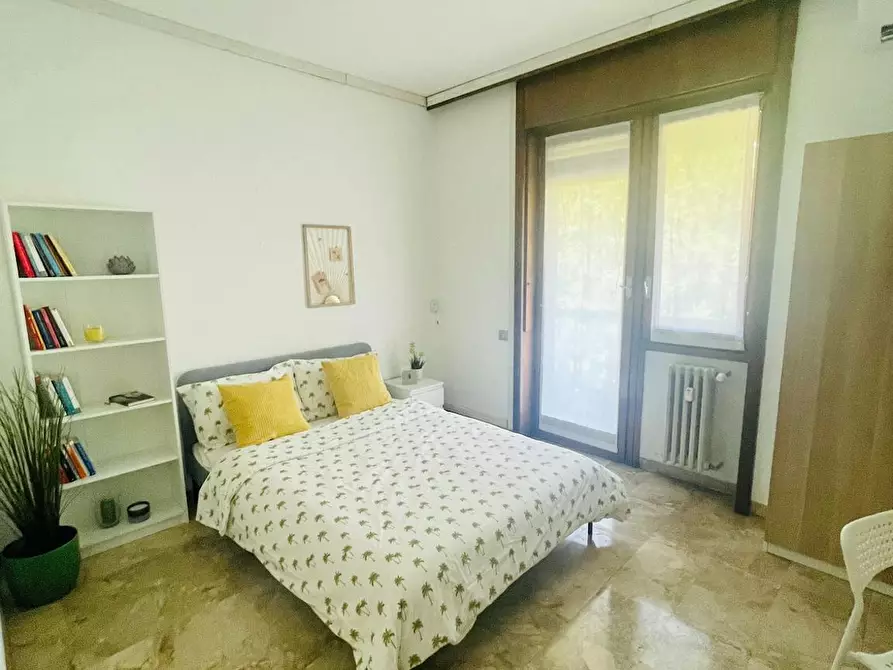 Immagine 2 di Camera in affitto  in Via Antonio Canova a Milano