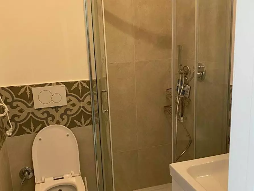 Immagine 9 di Camera in affitto  in Via Giulio Venticinque a Roma