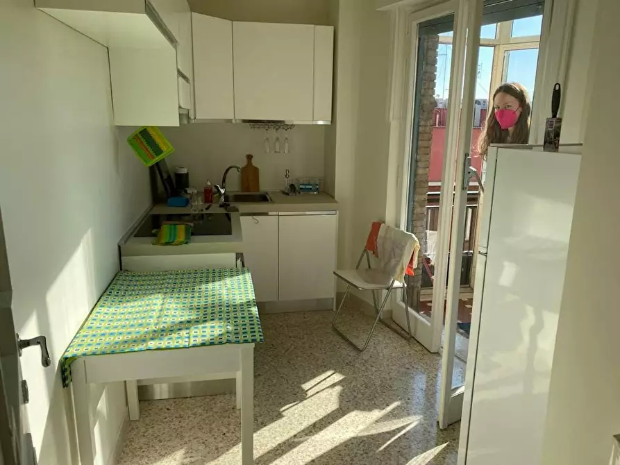 Immagine 4 di Camera in affitto  in Via Giulio Venticinque a Roma