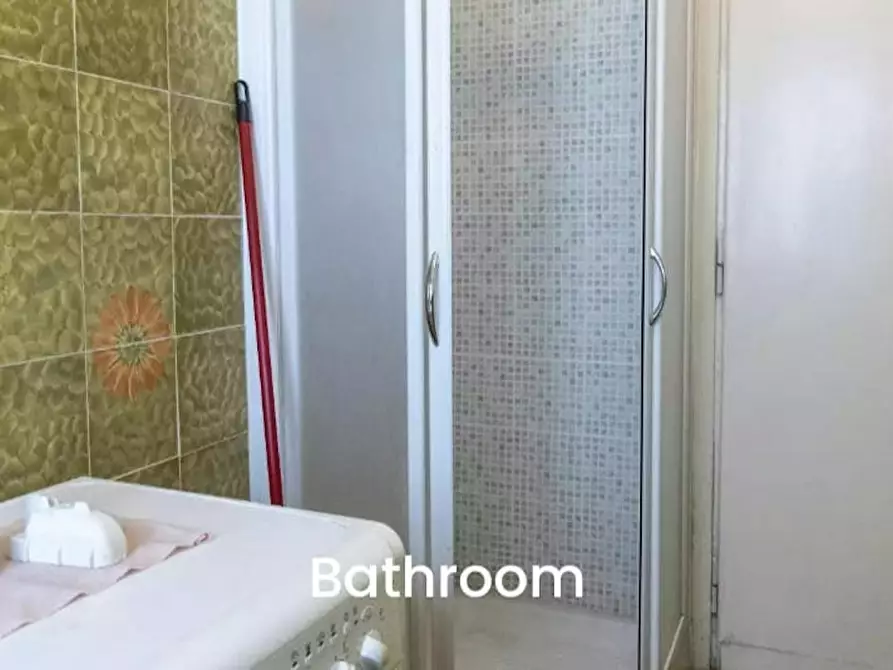 Immagine 8 di Camera in affitto  in Via di Val Tellina a Roma