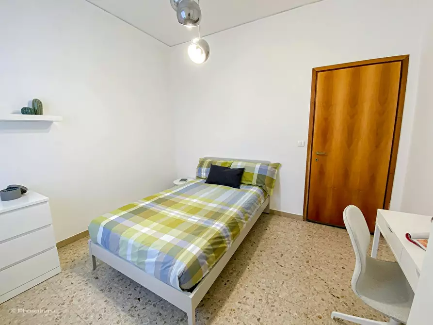 Immagine 2 di Camera in affitto  in Via Gino Trainotti a Verona