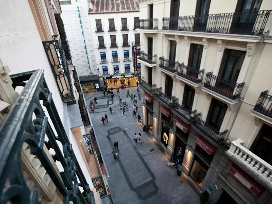 Immagine 10 di Camera in affitto  in Calle de Galdo a Madrid