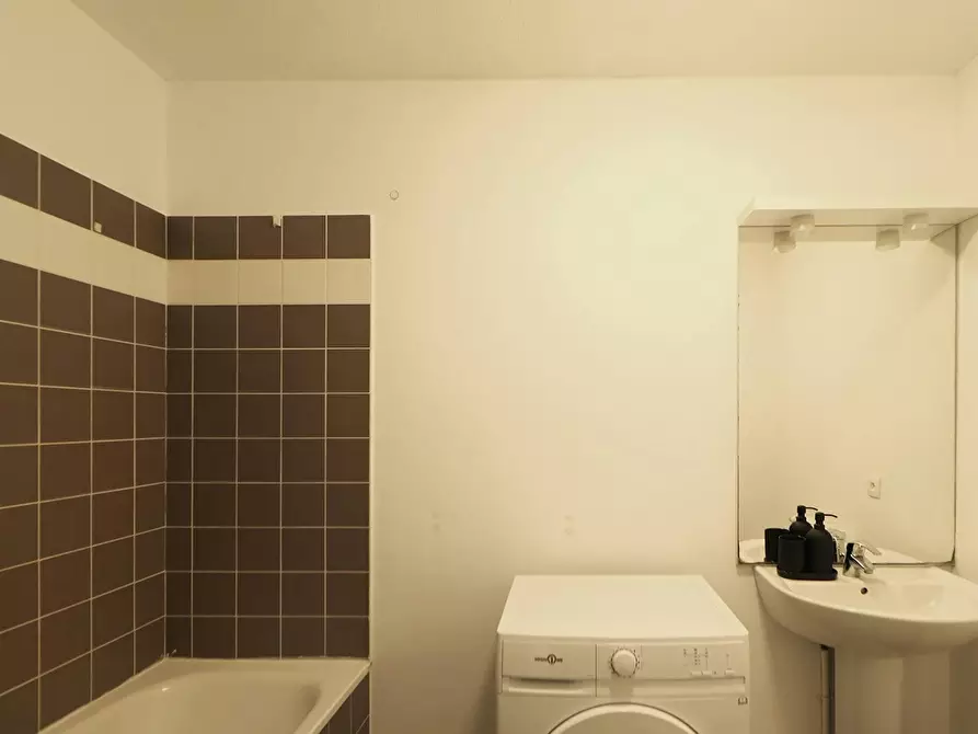 Immagine 8 di Camera in affitto  in Rue de la Belle Rose a Bègles