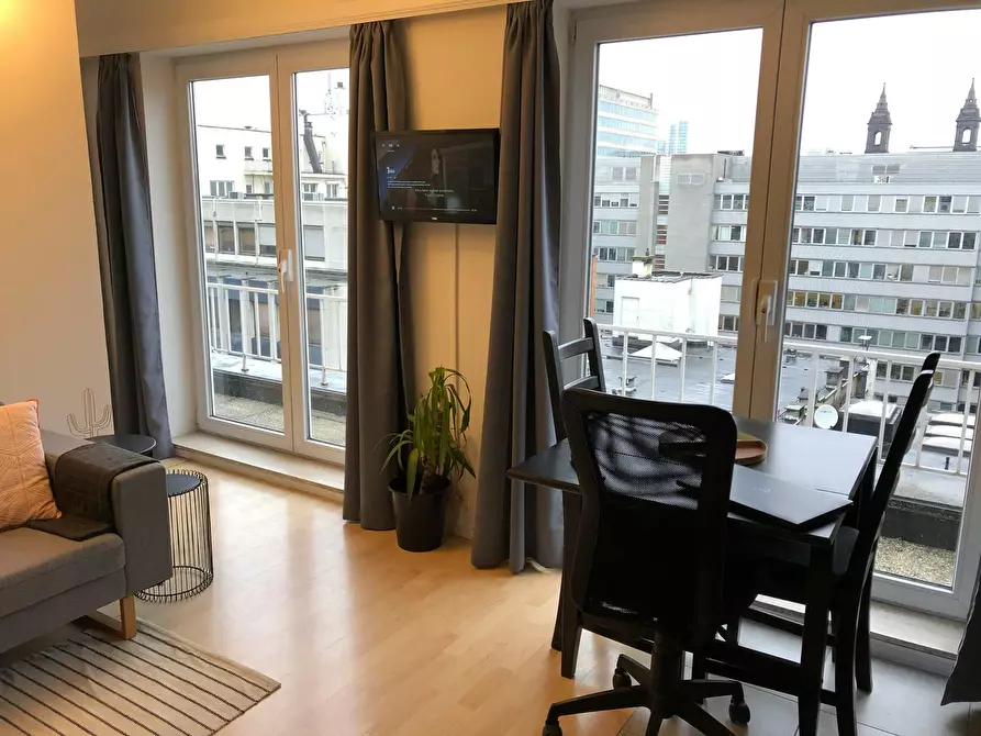 Immagine 4 di Appartamento in affitto  in Rue Montoyer a Bruxelles