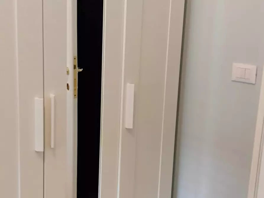 Immagine 6 di Camera in affitto  in Via Magnagrecia a Roma