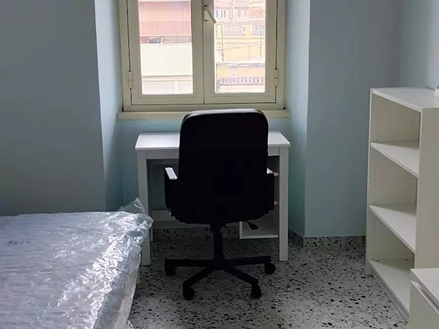 Immagine 3 di Camera in affitto  in Via Magnagrecia a Roma