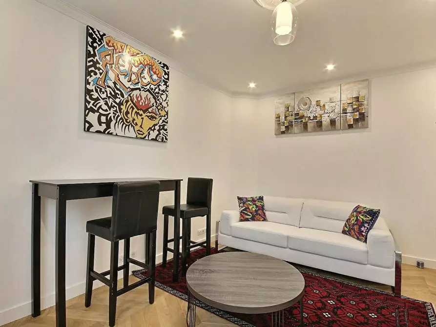 Immagine 4 di Appartamento in affitto  in Rue de Dunkerque a Paris