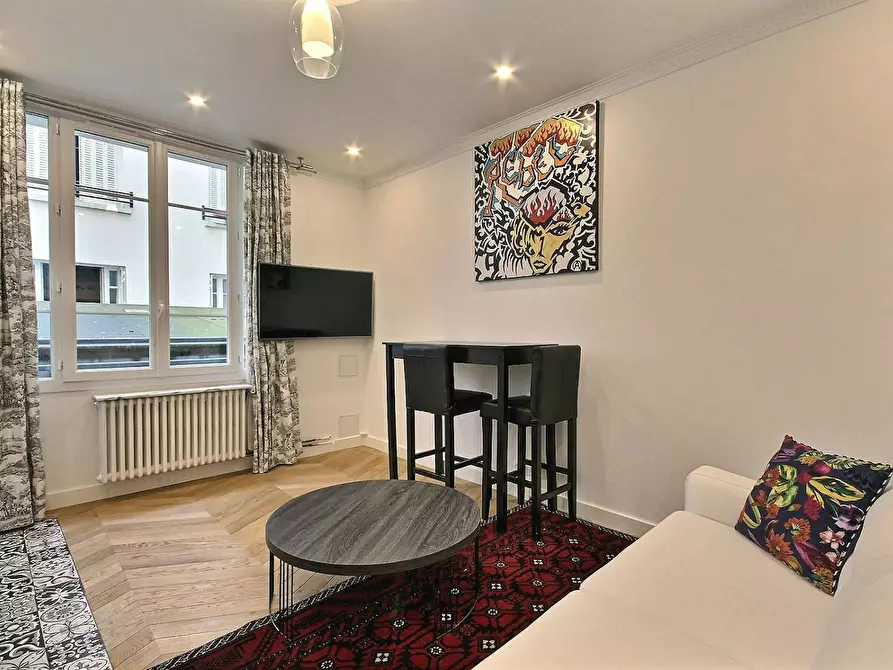 Immagine 6 di Appartamento in affitto  in Rue de Dunkerque a Paris