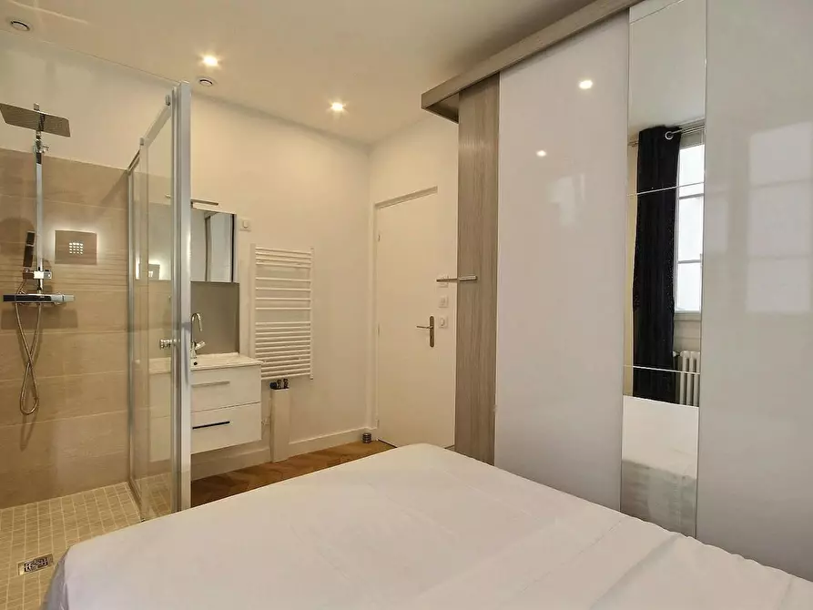 Immagine 10 di Appartamento in affitto  in Rue de Dunkerque a Paris
