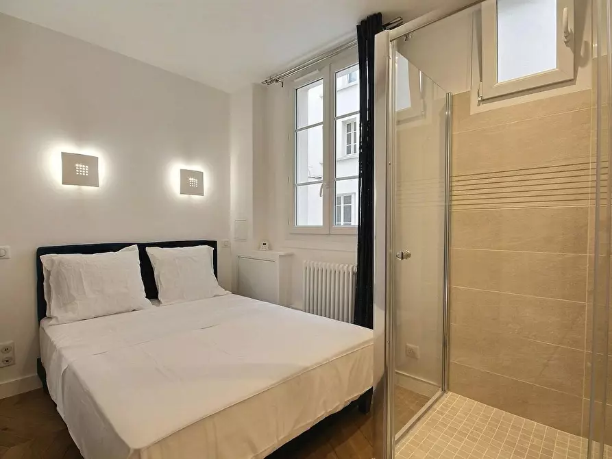 Immagine 2 di Appartamento in affitto  in Rue de Dunkerque a Paris