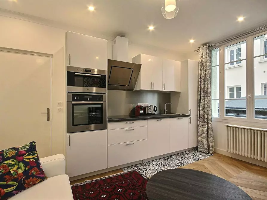 Immagine 5 di Appartamento in affitto  in Rue de Dunkerque a Paris