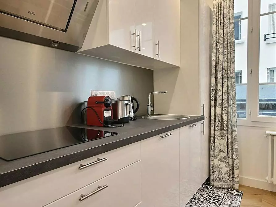 Immagine 7 di Appartamento in affitto  in Rue de Dunkerque a Paris
