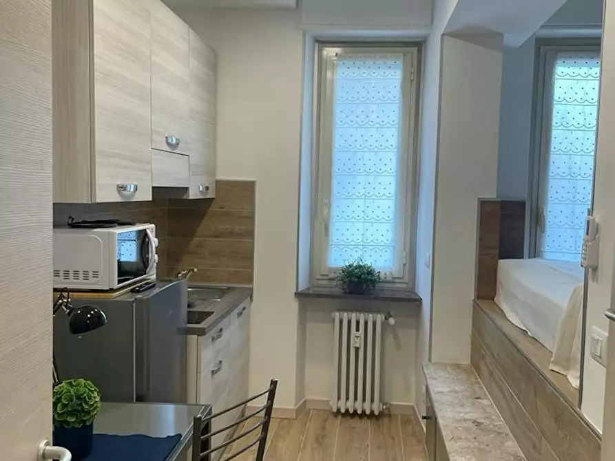 Immagine 4 di Camera in affitto  in Via Gradisca a Torino