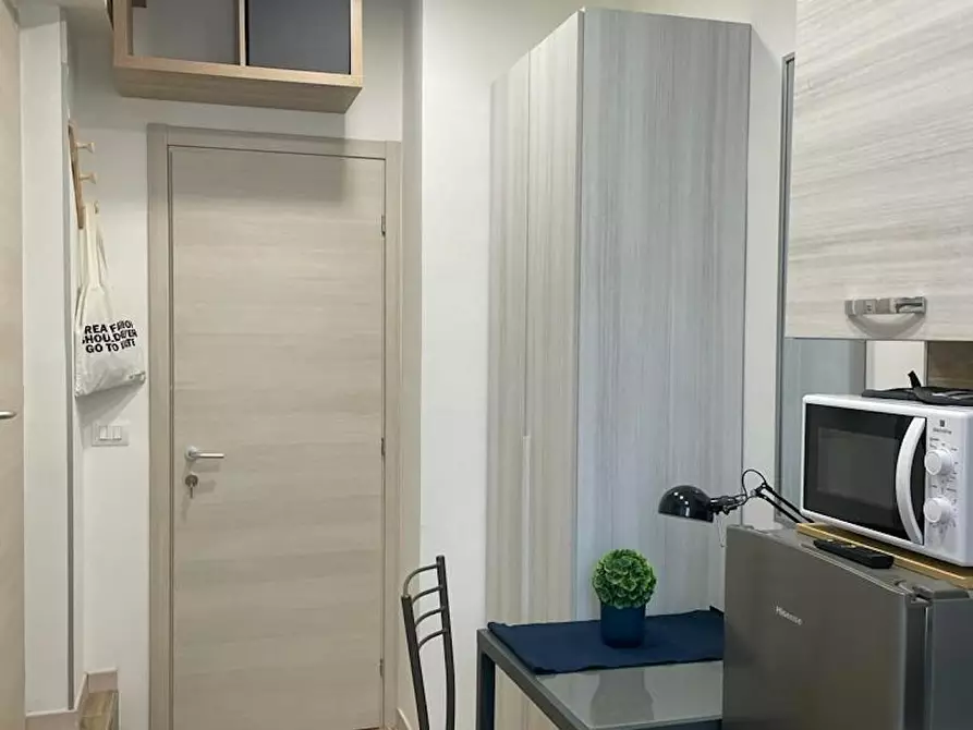 Immagine 8 di Camera in affitto  in Via Gradisca a Torino