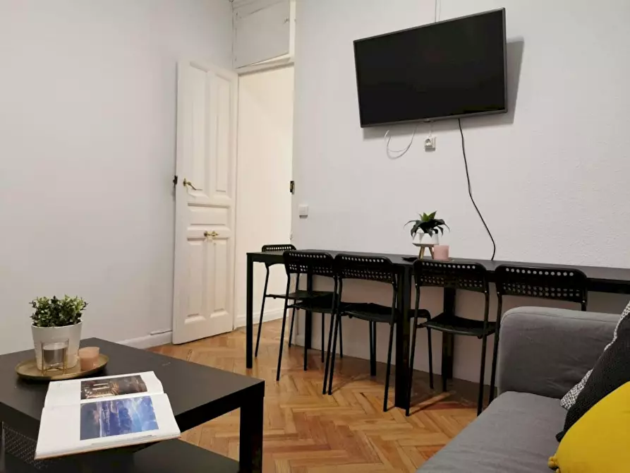 Immagine 5 di Camera in affitto  in Calle de Preciados a Madrid