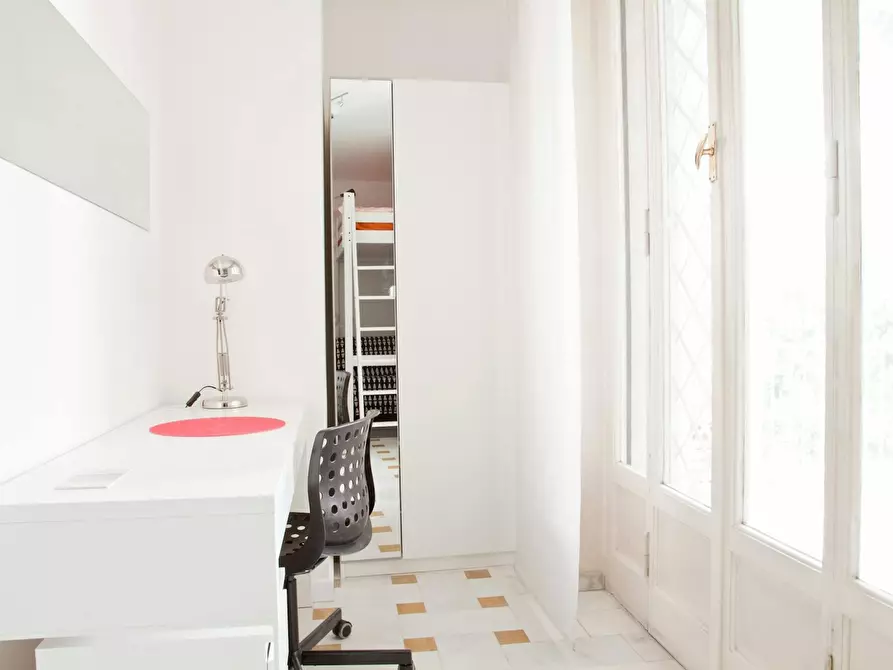 Immagine 10 di Camera in affitto  in Via Salaria a Roma