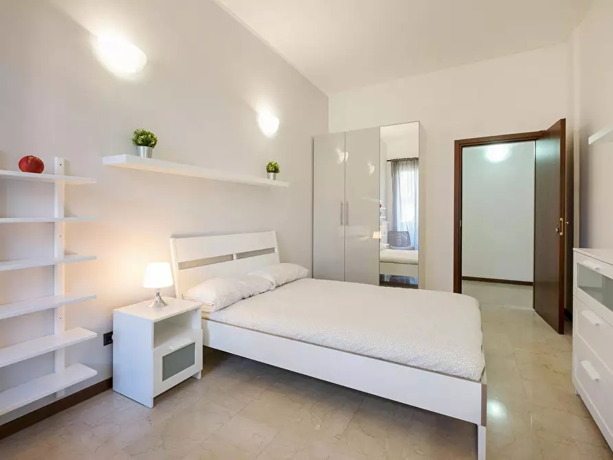 Immagine 3 di Camera in affitto  in Via Curtatone a Milano