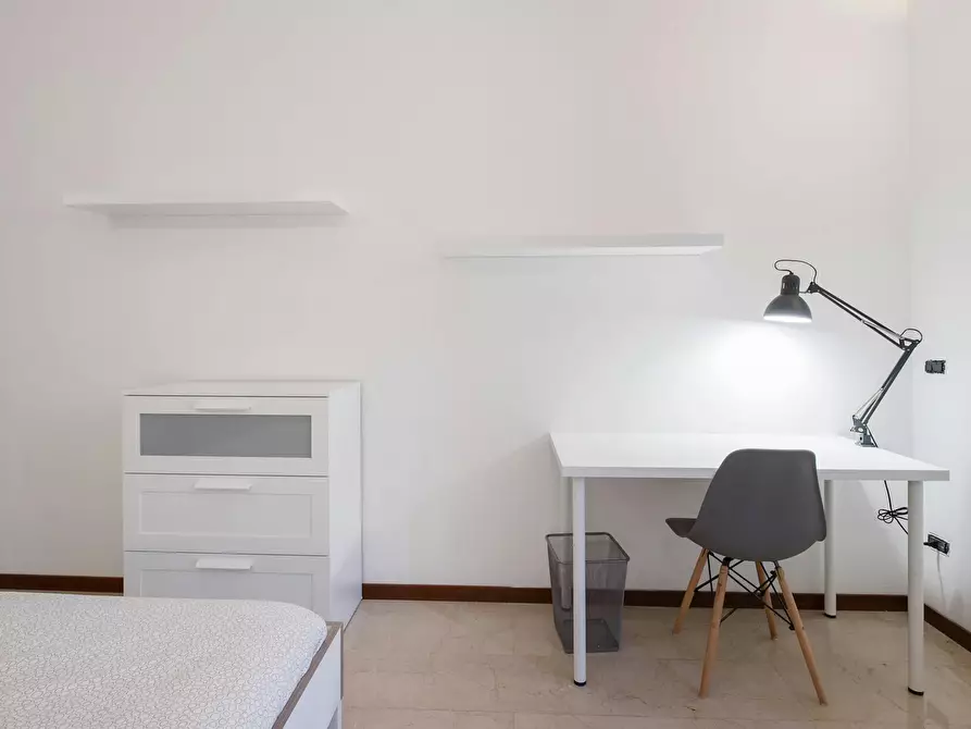 Immagine 1 di Camera in affitto  in Via Curtatone a Milano