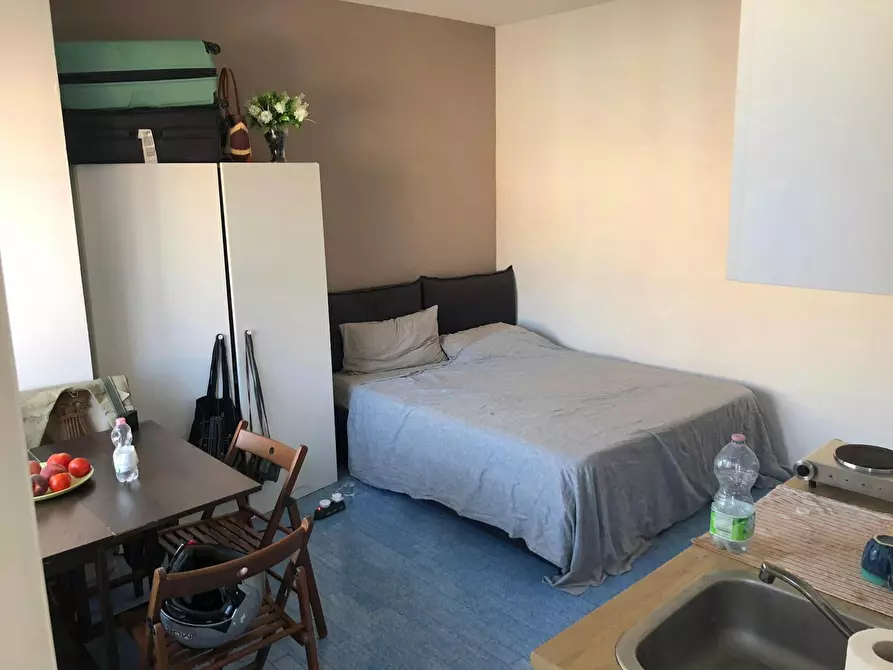 Immagine 8 di Appartamento in affitto  in Via di San Romano a Roma