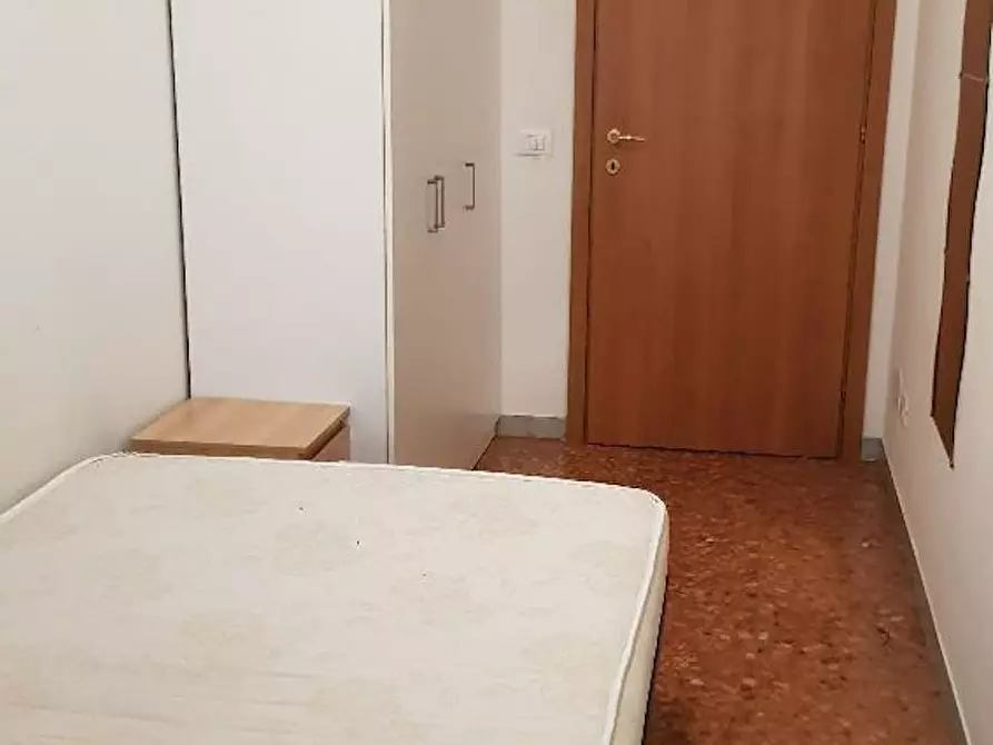 Immagine 1 di Camera in affitto  in Via Conca d'Oro a Roma
