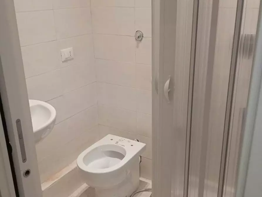 Immagine 10 di Camera in affitto  in Via di Casal Bruciato a Roma