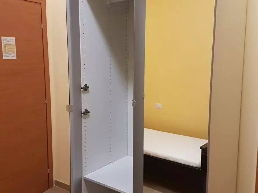 Immagine 4 di Camera in affitto  in Via dei Ramni a Roma