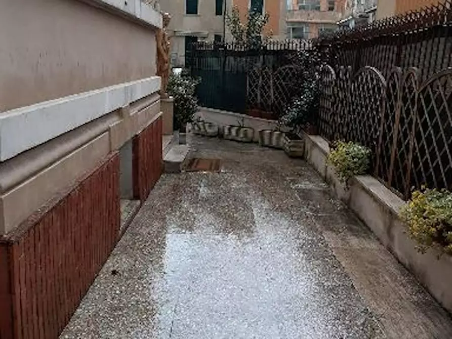 Immagine 10 di Camera in affitto  in Via dei Ramni a Roma