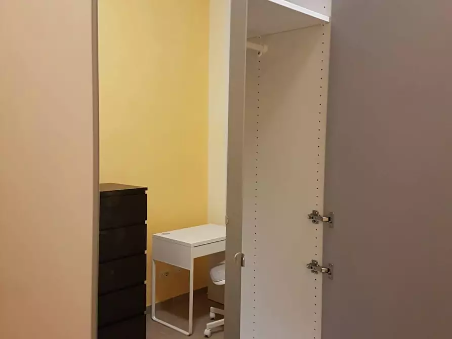 Immagine 3 di Camera in affitto  in Via dei Ramni a Roma