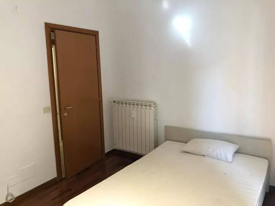 Immagine 2 di Camera in affitto  in Via Annio Felice a Roma
