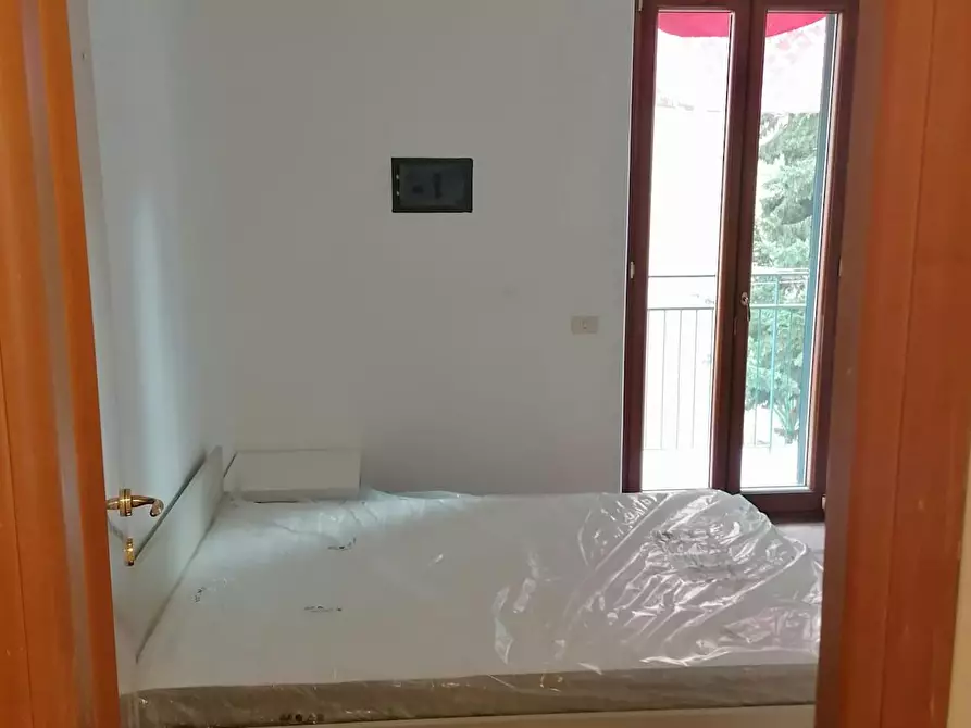 Immagine 1 di Camera in affitto  in Via Annio Felice a Roma