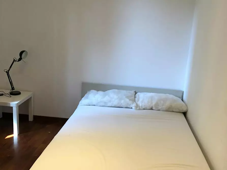 Immagine 3 di Camera in affitto  in Via Annio Felice a Roma