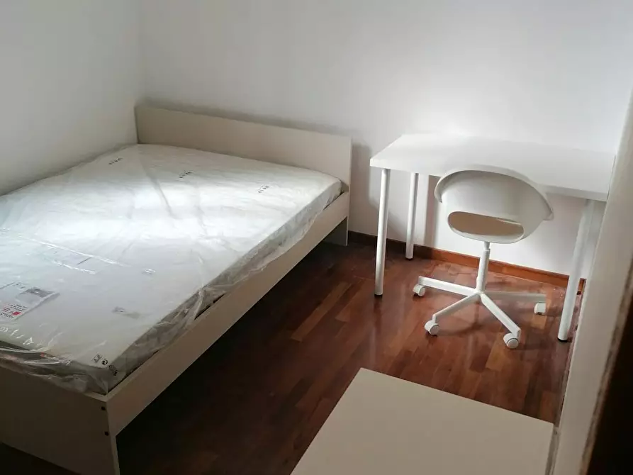 Immagine 2 di Camera in affitto  in Via Annio Felice a Roma