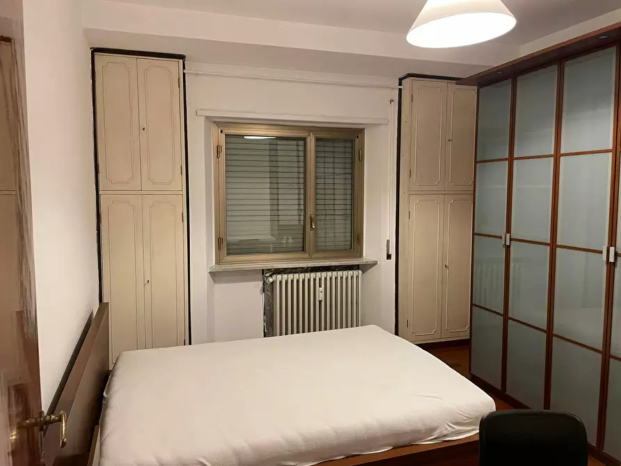 Immagine 4 di Camera in affitto  in Via Macedonia a Roma