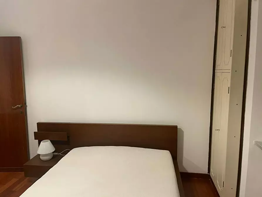 Immagine 5 di Camera in affitto  in Via Macedonia a Roma