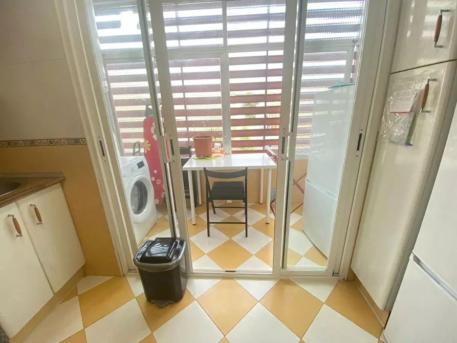 Immagine 5 di Camera in affitto  in Calle de Membézar a Madrid